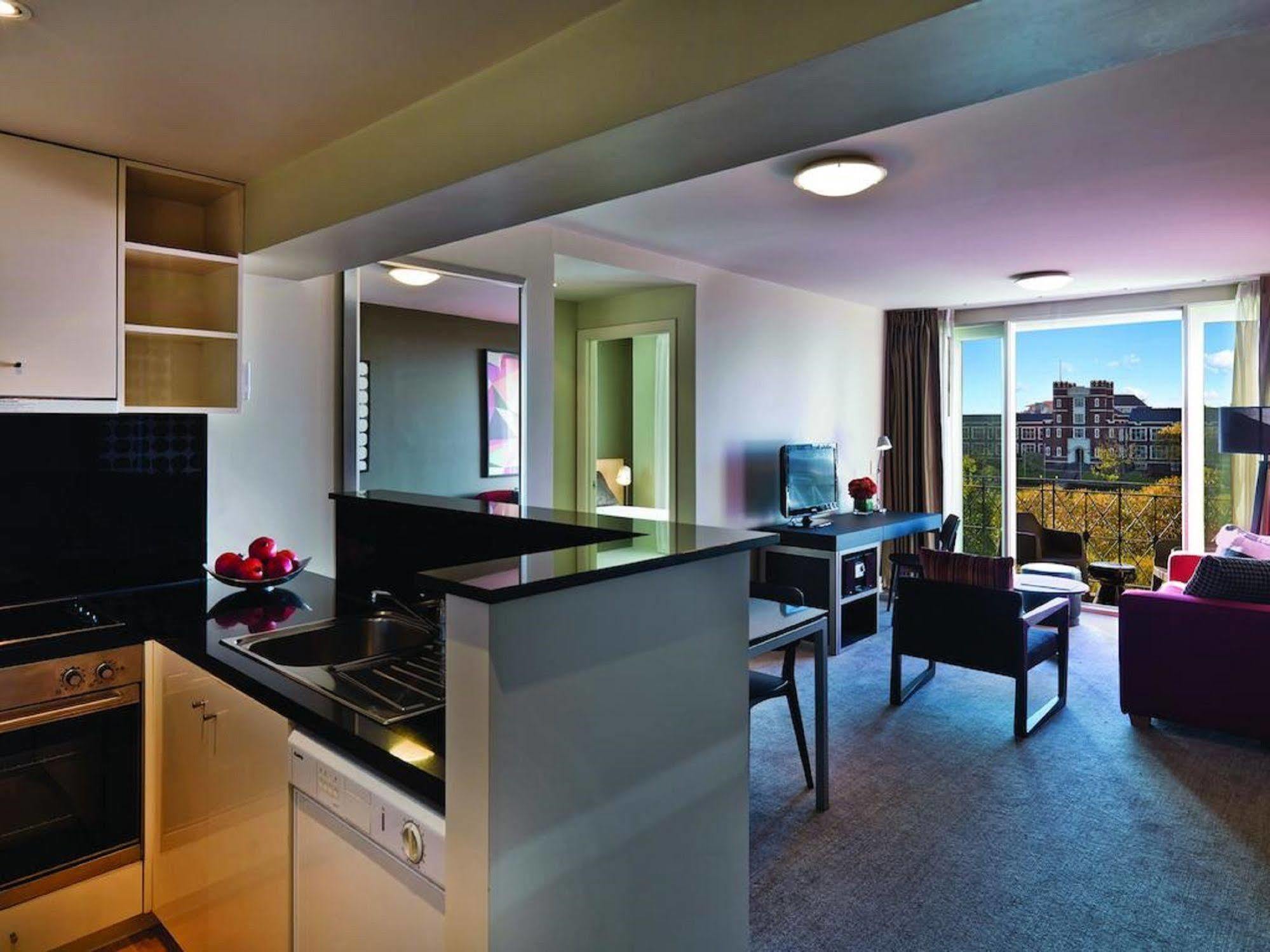 Adina Apartment Hotel South Yarra เมลเบิร์น ภายนอก รูปภาพ