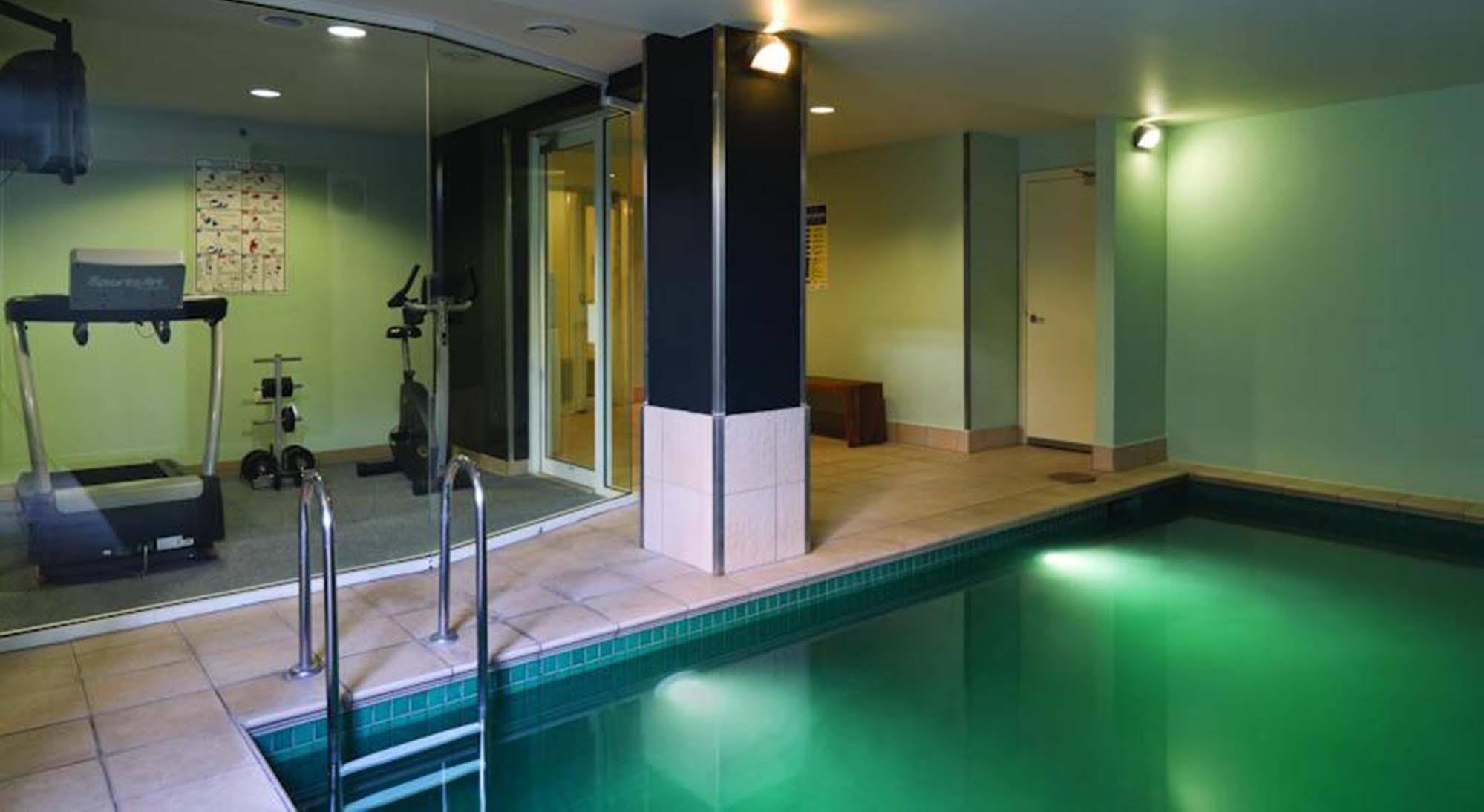 Adina Apartment Hotel South Yarra เมลเบิร์น ภายนอก รูปภาพ